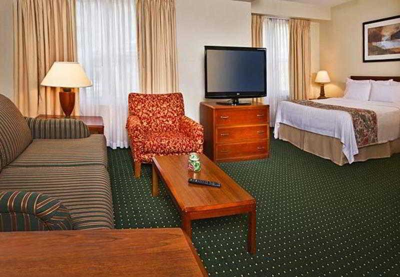 Fairfax Hotel 3*